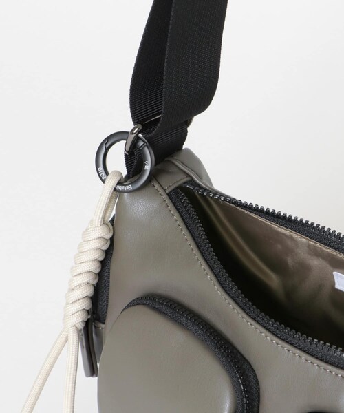 THE GOODLAND MARKET（ザグッドランドマーケット）の「F/CE.　TECH LEATHER TACTICAL SHOULDER（ショルダーバッグ・レディース・BROWN/BLACK・Free）」の16枚目の写真