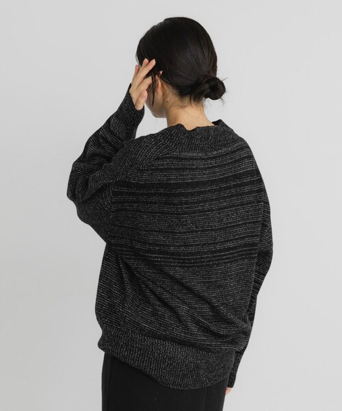 EKAL（エカル）の「Vネックバルキーボーダーニット（ニット/セーター・レディース・オフ/グレー/ブラック・One）」の20枚目の写真