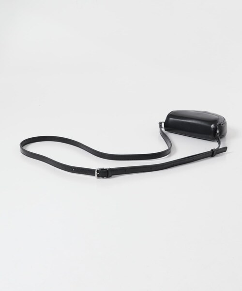 KBF(ケイビーエフ)の「STAND OIL MINO BAG(ショルダーバッグ・レディース・BUTTER/RED/BLACK・One)」の10枚目の写真