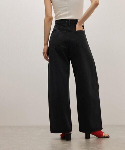 ADAM ET ROPE'(アダムエロペ)の「【NEEDBY for ADAM ET ROPE'】別注 ANGIE(デニムパンツ・レディース・ブラック/ブルー・23/24/25/26)」の17枚目の写真