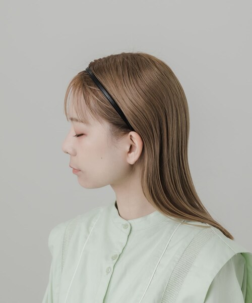 SMELLY（スメリー）の「スリムフェイクレザーカチューシャ（カチューシャ・レディース・BLK/SLV・-）」の8枚目の写真