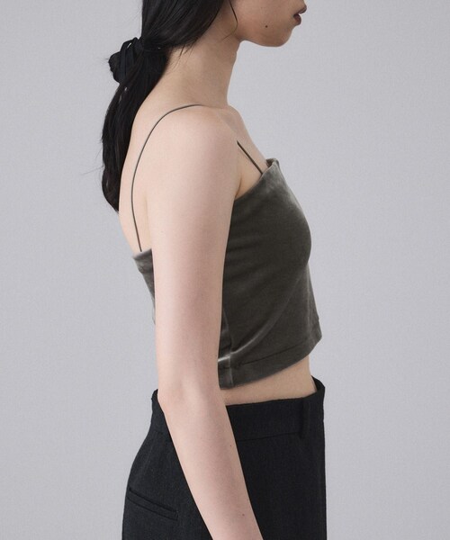 ADAM ET ROPE'（アダムエロペ）の「【EMOELLE】カップ付きベロアキャミソール（キャミソール・レディース・グレー/ダークブラウン系・F）」の11枚目の写真