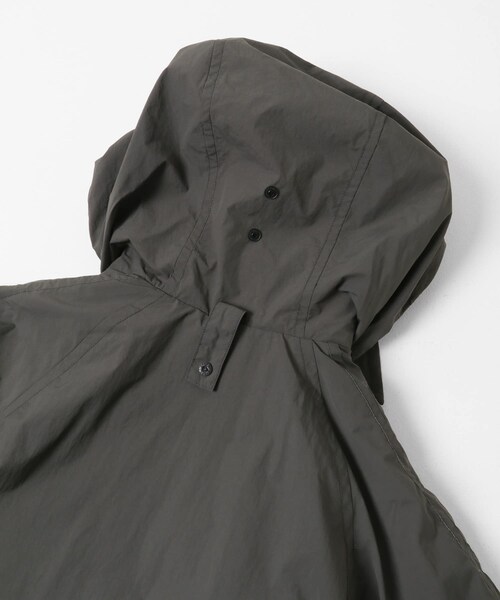 EKAL(エカル)の「and wander WATER REPELLENT LIGHT JACKET2(ブルゾン・メンズ・CHARCOAL/PINK・M/L)」の8枚目の写真