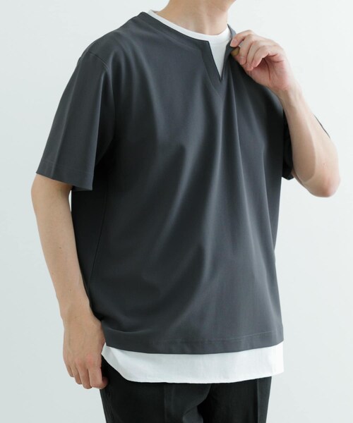 ITEMS URBANRESEARCH(アイテムズ アーバンリサーチ)の「『イージーケア/吸水速乾』高機能ワッフル フェイクレイヤーキーネックTシャツ(Tシャツ/カットソー・メンズ・CHA/BEG/KHK/BLU・M/L)」の9枚目の写真