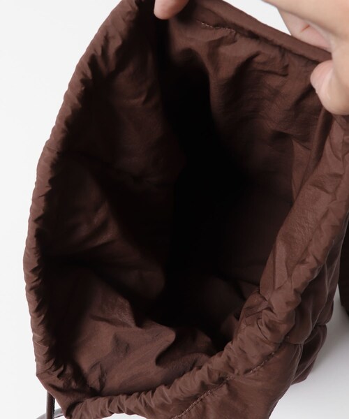 KBF（ケイビーエフ）の「ナイロンパファーボンサック（ショルダーバッグ・レディース・IVORY/BROWN/NAVY・one）」の20枚目の写真