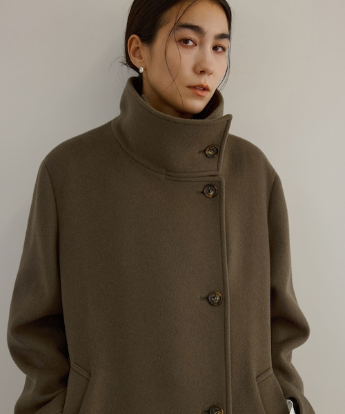 ADAM ET ROPE'(アダムエロペ)の「【WEB限定】スタンドカラー2WAYロングコート(ダウンジャケット/コート・レディース・チャコール/ライトグレー/ブラウン・F)」の3枚目の写真