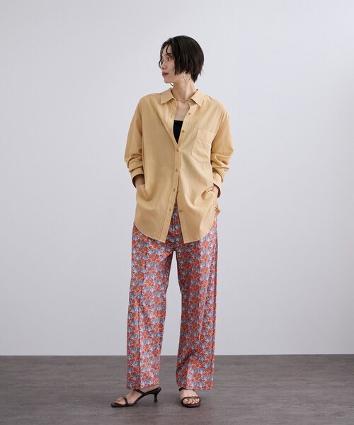 ADAM ET ROPE'(アダムエロペ)の「YAMAZAKIテキスタイルニュアンスコットンシャツ(シャツ/ブラウス・レディース・オフホワイト/ベージュ/サックス・F)」の8枚目の写真