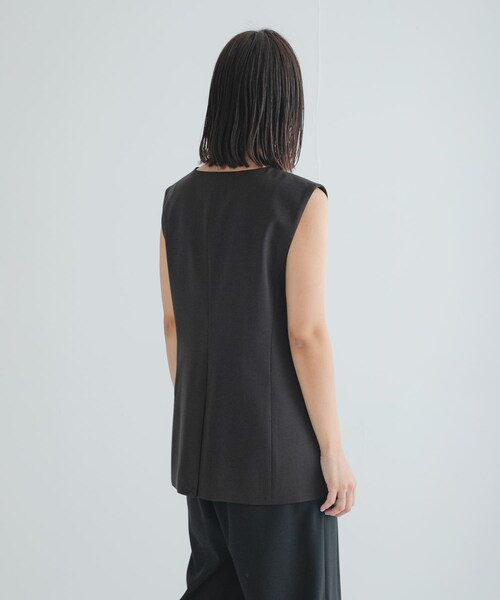 URBAN RESEARCH（アーバンリサーチ）の「AMOMENTO　OVERSIZED BUTTON UP VEST（ベスト・レディース・BLACK/DARK BROWN・0）」の6枚目の写真