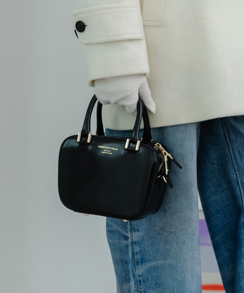 URBAN RESEARCH（アーバンリサーチ）の「CHRISTIAN VILLA　エナメルカーフレザーショルダーバッグ（ショルダーバッグ・レディース・BLACK・0）」の2枚目の写真
