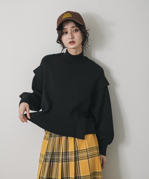 SENSE OF PLACE by URBAN RESEARCH（センスオブプレイスバイアーバンリサーチ）の「『一部WEB限定カラー』ストレッチショルダータックセーター（ニット/セーター・レディース・OFF WHITE/GRAY/MOCHA/RED/YELLOW/BLACK/BLUE・one/One）」の2枚目の写真