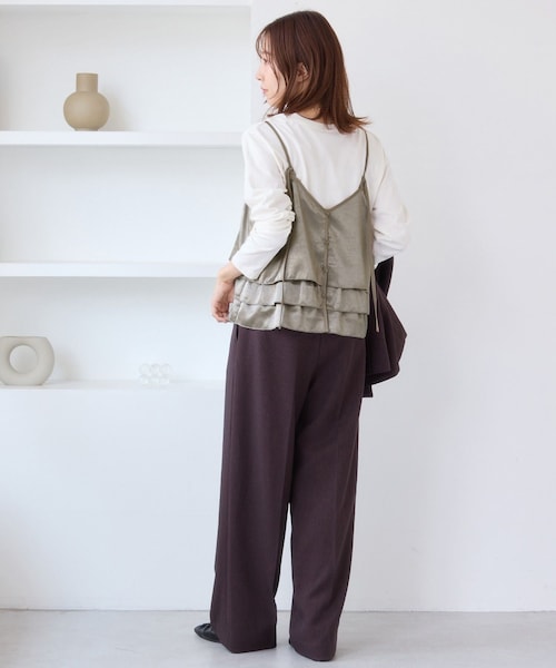 VIS（ビス）の「【WEB限定】サテンフリルビスチェ/2WAY（キャミソール・レディース・ブラック/ダークブラウン系/ベージュ系・F）」の16枚目の写真