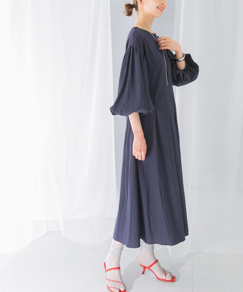 URBAN RESEARCH ROSSO（アーバンリサーチロッソ）の「ボリュームスリーブタックワンピース（ワンピース・レディース・NAVY/LIME・FREE）」の3枚目の写真
