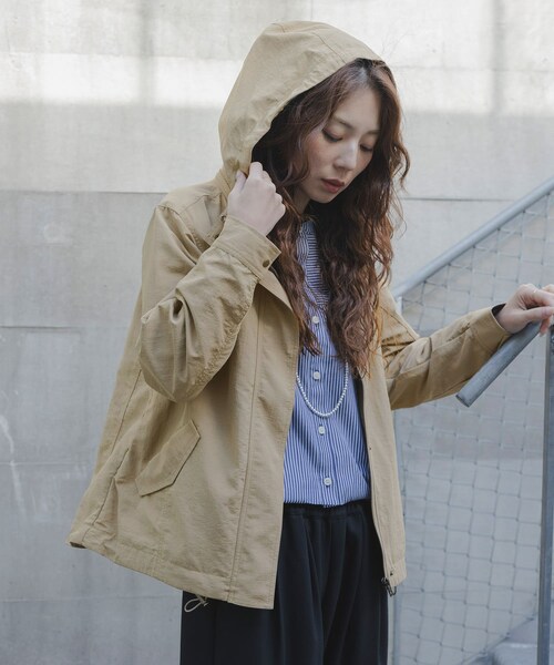URBAN RESEARCH Sonny Label（アーバンリサーチサニーレーベル）の「多機能マウンテンパーカー（テーラードジャケット・レディース・オフ/ネイビー/ベージュ・Free）」の16枚目の写真