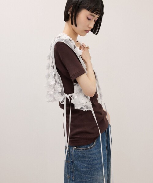 ADAM ET ROPE'(アダムエロペ)の「フラワーチュール2WAYトップス(シャツ/ブラウス・レディース・ブラック/ホワイト・F)」の14枚目の写真