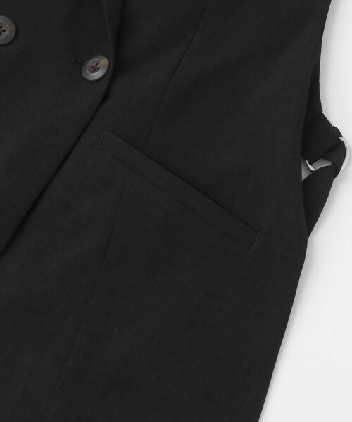 SENSE OF PLACE by URBAN RESEARCH（センスオブプレイスバイアーバンリサーチ）の「『UR TECH DRYLUXE』リネンライクサイドベルトジレ（ベスト・レディース・BLACK/GREIGE/CHARCOAL/NAVY・one）」の17枚目の写真