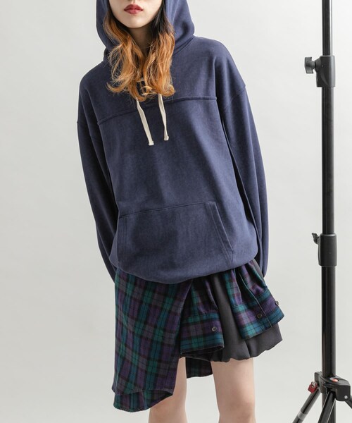 KBF（ケイビーエフ）の「バックロゴフーディー（パーカー・レディース・GRAY/NAVY・one）」の19枚目の写真