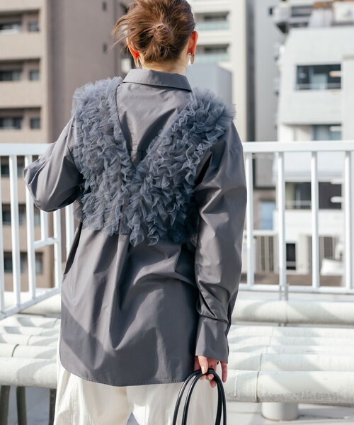 KBF（ケイビーエフ）の「シアーフリルSETシャツ（シャツ/ブラウス・レディース・BLUE×BLUE/PINK×GRAY/CCL×CCL・one）」の6枚目の写真