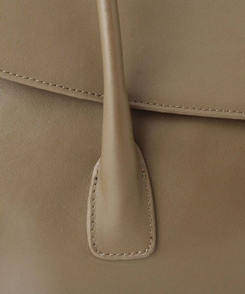 ADAM ET ROPE'（アダムエロペ）の「【PFT】Flap P Tote Bag（トートバッグ・レディース・ブラック/カーキ系・F）」の20枚目の写真