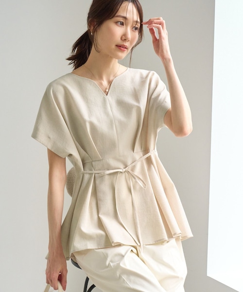 ROPE' PICNIC(ロペピクニック)の「【ベストヒット】ハートネックペプラムブラウス/接触冷感(シャツ/ブラウス・レディース・ベージュ/ネイビー/サックス/ラベンダー/ダークブラウン・F)」の16枚目の写真