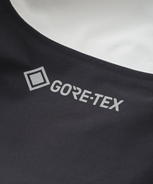 ADAM ET ROPE'（アダムエロペ）の「【BAL/バル】MARMOT GORET-EX LIGHT SPEED JACKET（マウンテンパーカー・メンズ・ライトグレー・3/4）」の14枚目の写真