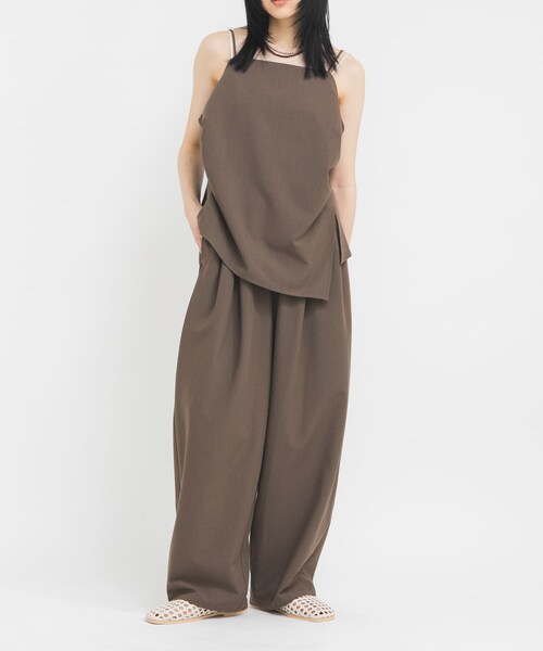 KBF（ケイビーエフ）の「ドレープキャミソールSETパンツ（セットアップ・レディース・BROWN/BLACK/BEIGE・One）」の20枚目の写真