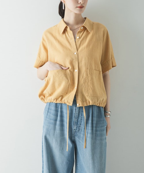 URBAN RESEARCH(アーバンリサーチ)の「ラミーレーヨンハーフスリーブシャツ(シャツ/ブラウス・レディース・NAVY/YEL BEIGE/WHITE・Free)」の2枚目の写真