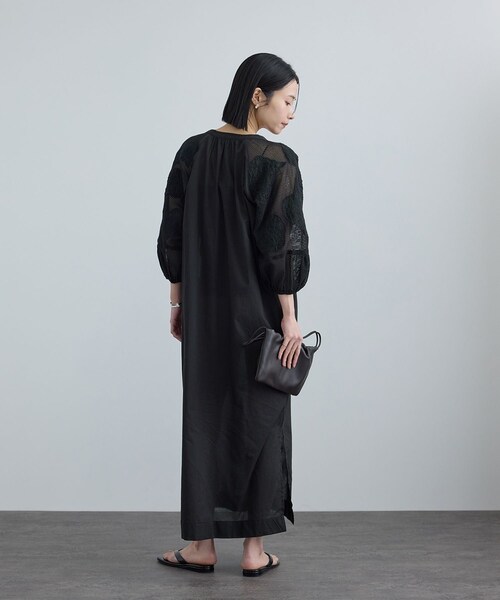 ADAM ET ROPE'(アダムエロペ)の「【WEB限定】ネット刺繍レースワンピース(ワンピース・レディース・ブラック/オフホワイト・F)」の7枚目の写真