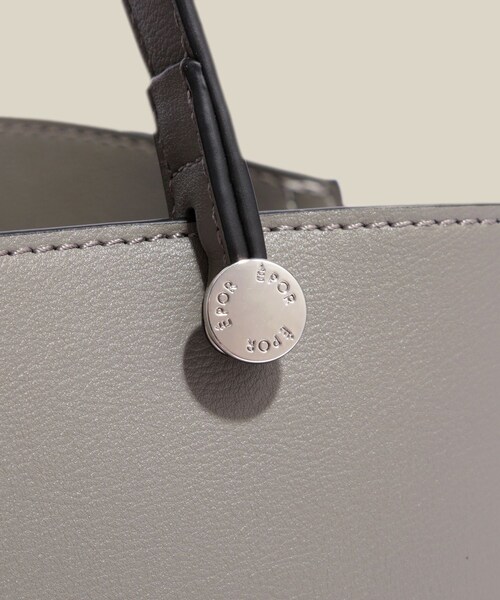 ROPE'(ロペ)の「【E'POR】Y BAG Medium/通勤・軽量・26SS(トートバッグ・レディース・ブラック/グレー/キナリ/ダークブラウン/ダークグリーン・F)」の14枚目の写真