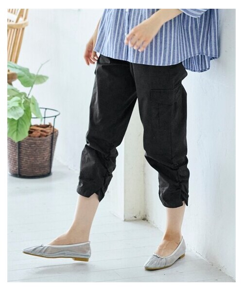 nissen（ニッセン）の「＜大きいサイズ＞裾シャーリング７分丈パンツ（ゆったりヒップ）（パンツ・レディース・黒/カーキ・L/LL/3L/4L/5L/6L/8L/10L）」の4枚目の写真
