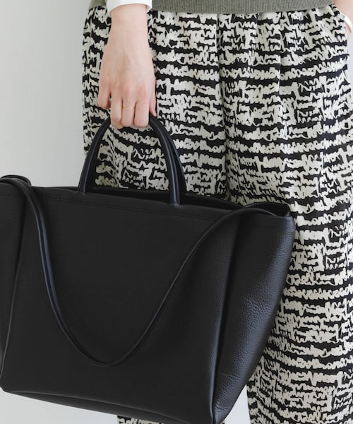 URBAN RESEARCH（アーバンリサーチ）の「MARROW　DOUBLE FACED HANDLE TOTE（トートバッグ・レディース・BLACK・one）」の3枚目の写真