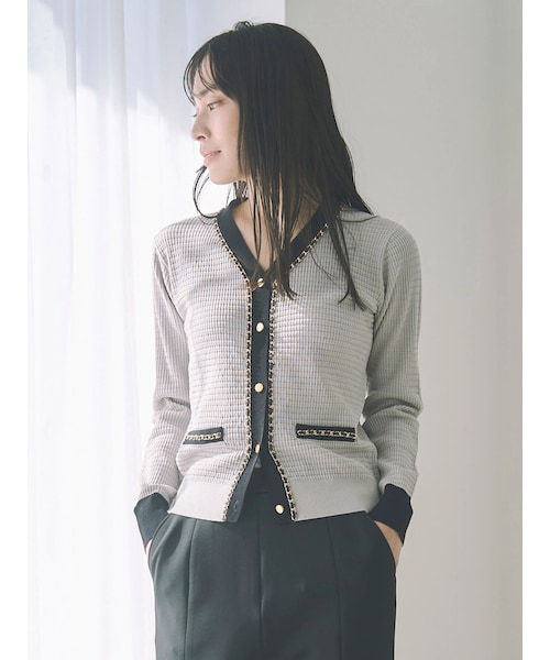 TONAL（トーナル）の「チェーンデザインニットカーデ（ニット/セーター・レディース・オフホワイト/グレー/ネイビー・M）」の6枚目の写真