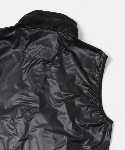 URBAN RESEARCH(アーバンリサーチ)の「MARMOT CAPITAL PERTEX FLONT MESH VEST(テーラードジャケット・レディース・BLACK/ROYAL BLUE・S)」の12枚目の写真