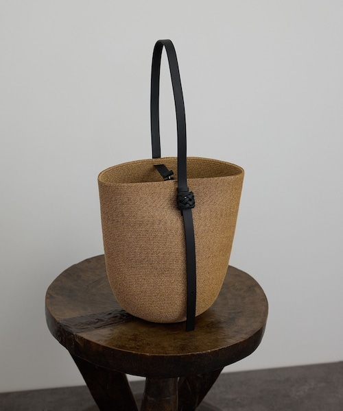 ADAM ET ROPE'(アダムエロペ)の「【J'aDoRe・一部店舗限定】【KAMARO'AN(カマロアン)】Koreng Bucket Bag(かごバッグ・レディース・キナリ・F)」の1枚目の写真