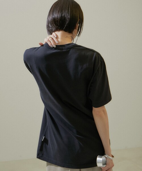 ADAM ET ROPE'（アダムエロペ）の「【J'aDoRe・店舗限定】【TEKLA（テクラ）】Short Sleeve Sleeping T-shirt（Tシャツ/カットソー・レディース・ブラック/ホワイト・S/XS）」の14枚目の写真