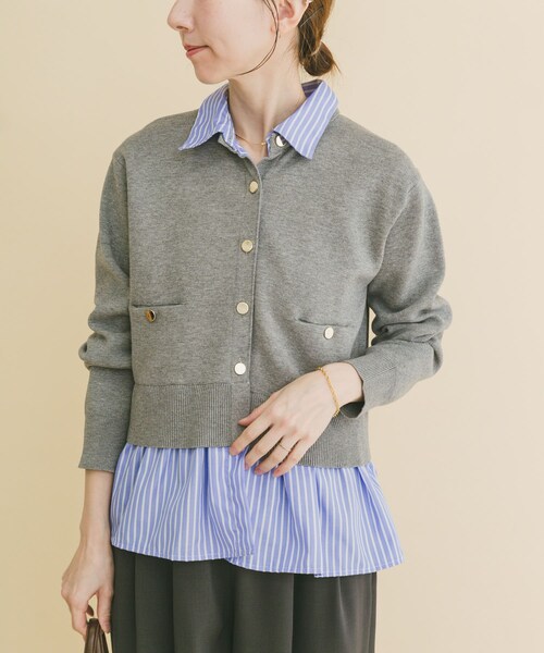 ITEMS URBANRESEARCH（アイテムズ アーバンリサーチ）の「シャツレイヤーニットカーディガン（ニット/セーター・レディース・OFF/NVY/GRY・Free）」の2枚目の写真