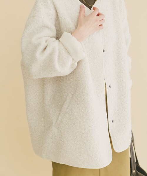 ITEMS URBANRESEARCH（アイテムズ アーバンリサーチ）の「ボアジャケット（ノーカラージャケット・レディース・OFF/GRY/L.BRN・Free）」の7枚目の写真
