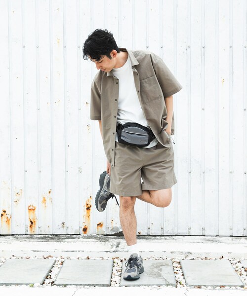 URBAN RESEARCH DOORS(アーバンリサーチドアーズ)の「『別注』Marmot×DOORS BODY BAG(ボディバッグ/ウエストポーチ・メンズ・BLACK/GRAY/NAVY・One)」の14枚目の写真