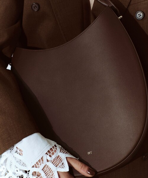 ADAM ET ROPE'(アダムエロペ)の「【PFT】Tamago Medium バッグ(ショルダーバッグ・レディース・ホワイト/ブラウン/キャメル・F)」の6枚目の写真
