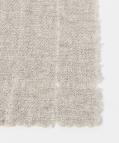 かぐれ（カグレ）の「OLU NATURAL BASIC　空羽入り綾織スクエア（ストール/ショール・レディース・グレー/ホワイト・-）」の11枚目の写真