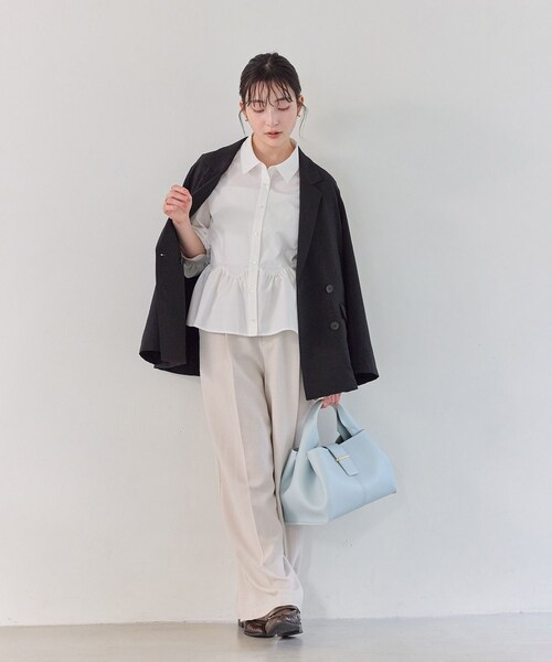 VIS(ビス)の「ウエーブヘムペプラムシャツ(シャツ/ブラウス・レディース・ホワイト/ブルー/イエロー・F)」の22枚目の写真