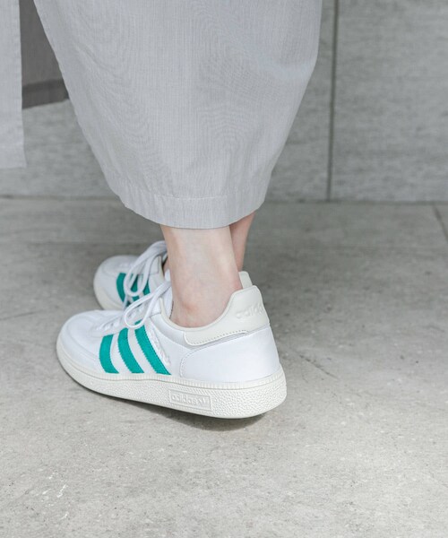 URBAN RESEARCH DOORS(アーバンリサーチドアーズ)の「『別注』adidas×DOORS HANDBALL SPEZIAL(スニーカー・レディース・WHT/GRN・22.5/23/23.5/24/24.5/25)」の9枚目の写真