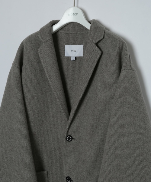 ADAM ET ROPE'（アダムエロペ）の「MENS【HYKE】DOUBLE FACE SHOP COAT（チェスターコート・メンズ・ベージュ・4/5）」の5枚目の写真