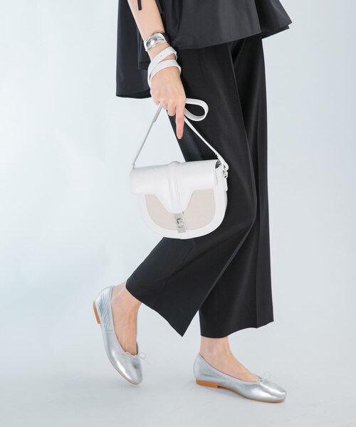 URBAN RESEARCH ROSSO（アーバンリサーチロッソ）の「キャンバスコンビショルダーバッグ（ショルダーバッグ・レディース・OFFWHITE/D/BROWN/BLACK・-）」の6枚目の写真