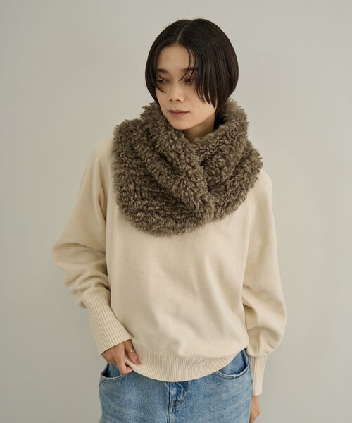 ADAM ET ROPE'（アダムエロペ）の「【HELEN MOORE（ヘレンムーア）】ラウンドアシンメトリースカーフ（ストール/ショール・レディース・ブラウン系・F）」の4枚目の写真