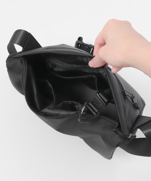 RODE SKO（ロデスコ）の「撥水フィドロックショルダーバッグ M（ショルダーバッグ・メンズ・BLACK/KHAKI・M）」の7枚目の写真