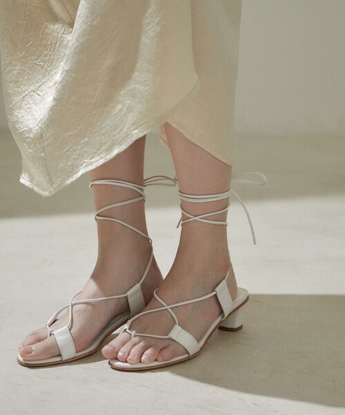 ADAM ET ROPE'（アダムエロペ）の「【MARTINIANO】PAVONE/レースアップサンダル（サンダル・レディース・シルバー/ホワイト・38/39/36/37）」の20枚目の写真