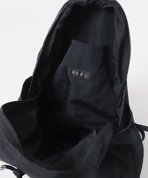 EKAL(エカル)の「EASY DAYPACK(バックパック/リュック・レディース・ブラック/グレージュ/ブルー/ベージュ・One)」の14枚目の写真