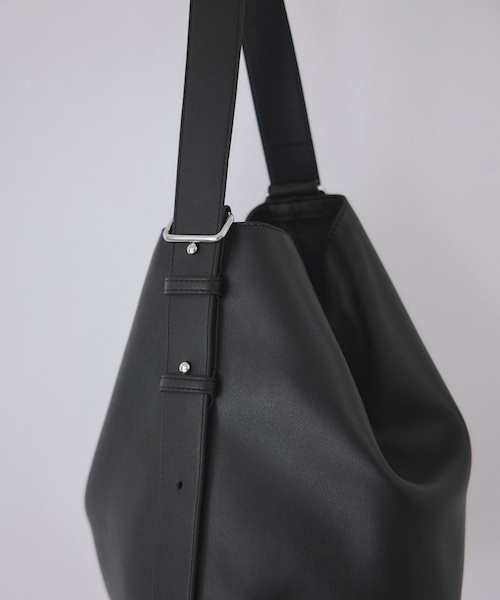 ADAM ET ROPE'（アダムエロペ）の「スプリットレザーワンショルダー2WAYバッグ（ショルダーバッグ・レディース・ブラック/ベージュ・F）」の5枚目の写真