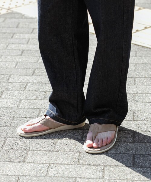 ITEMS URBANRESEARCH（アイテムズ アーバンリサーチ）の「エコレザートングサンダル（サンダル・メンズ・BEG/BLK/GRN/PNK・26.5/27.5）」の13枚目の写真