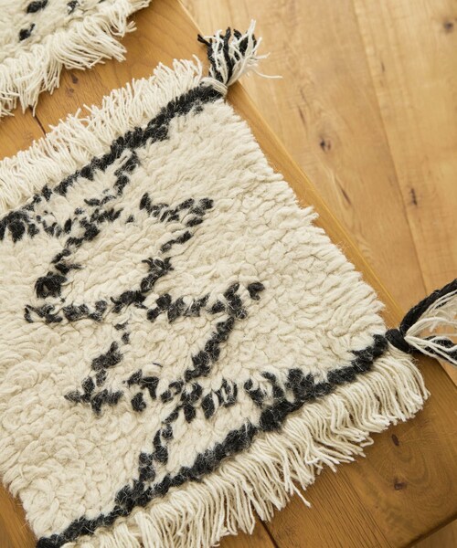 URBAN RESEARCH DOORS(アーバンリサーチドアーズ)の「RugRu MONICA Chair Rug(インテリア雑貨・メンズ・-・-)」の7枚目の写真